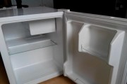 如何处理冰柜生锈问题（防止和清除冰柜生锈的方法及注意事项）