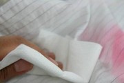 染色笔记本电脑如何清理？删除染色痕迹的有效方法是什么？