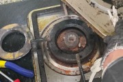 燃气灶不打火花怎么办（让您的燃气灶重新发出火花的实用技巧）