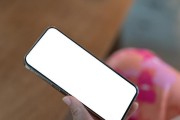 手机摄像头模糊如何解决？更换镜头还是维修？
