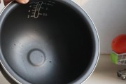 电饭煲里的大米硬了怎么办（掌握正确方法）