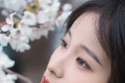 如何在树旁拍摄手机照片？
