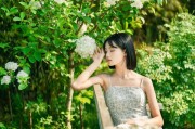 如何用苹果手机拍出花中人像？拍摄技巧和设置是什么？