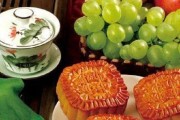 为什么中秋节要吃月饼的故事（探寻月饼文化的起源与意义）