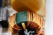 侧开孔充电器怎么拆开？需要哪些工具和步骤？