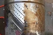 解决洗衣机垃圾槽问题的实用方法（轻松拆开洗衣机垃圾槽）