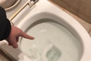 东鹏马桶冲水无力的原因及解决方法（马桶冲水无力的常见问题及操作技巧）