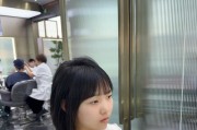 自拍扶手机拍照动作怎么弄？如何拍出自然美照？