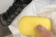 让你的鞋子远离异味的小窍门（除臭小妙招）