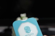 华为手机镜头膜更换方法是什么？如何操作？