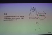 专业投影仪使用灯泡而非LED的原因是什么？