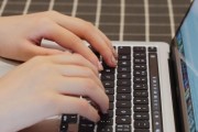 电脑息屏录像如何保持声音？