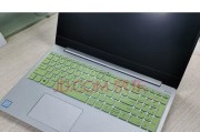 笔记本键盘膜发黄的清洗方法（轻松清洁键盘膜，焕然一新！）