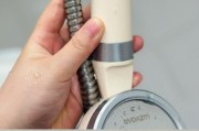 洗澡时如何正确使用过路热水器？