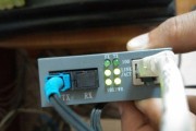 光纤收发器灯的正常状态是什么？