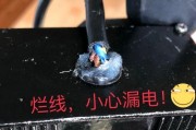 小牛nplay充电器的电流规格是多少？使用不当会有什么风险？