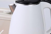 热水壶显示器变绿了怎么办（解决绿屏问题的简单方法）