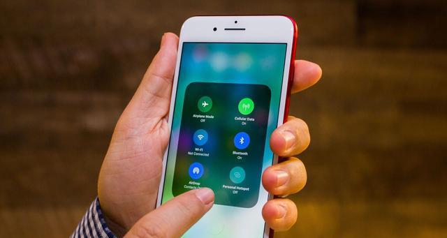 如何解决iPhone手机续航不持久的问题？（15个有效方法帮您提升iPhone手机的续航时间）