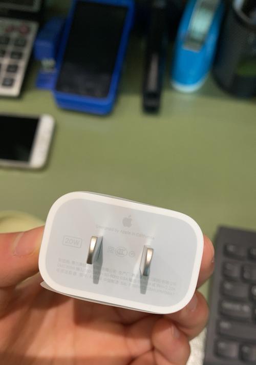 iPhone充电接口液体解决方法（有效清洁和修复iPhone充电接口的关键步骤与技巧）