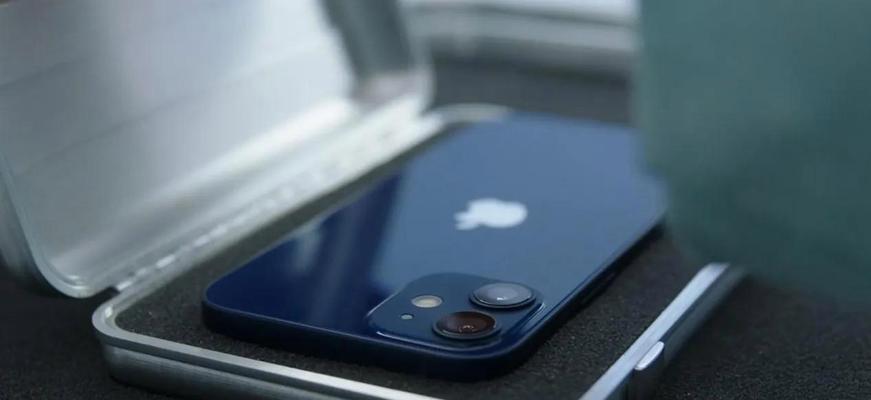 探索苹果iPhone手机的像素之谜（揭秘iPhone手机像素的发展历程与技术突破）