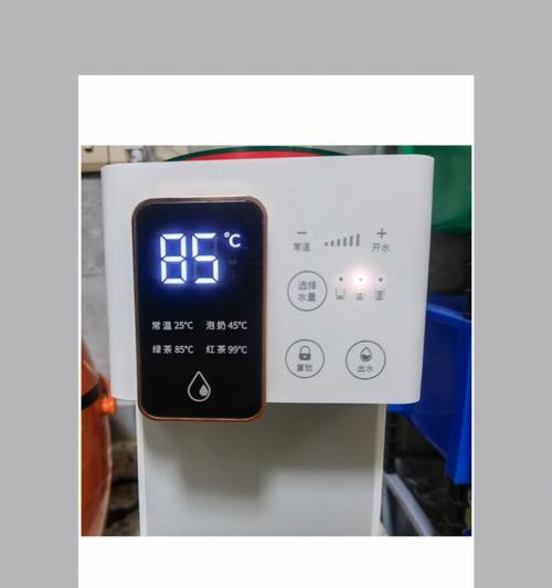 饮水机保险丝短了应该如何处理（详细解析保险丝短路的原因与解决方法）