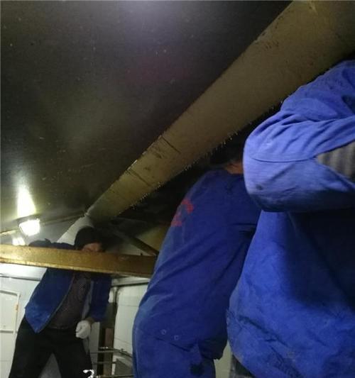 如何快速清洗油烟机烟道（简单实用的清洗方法）