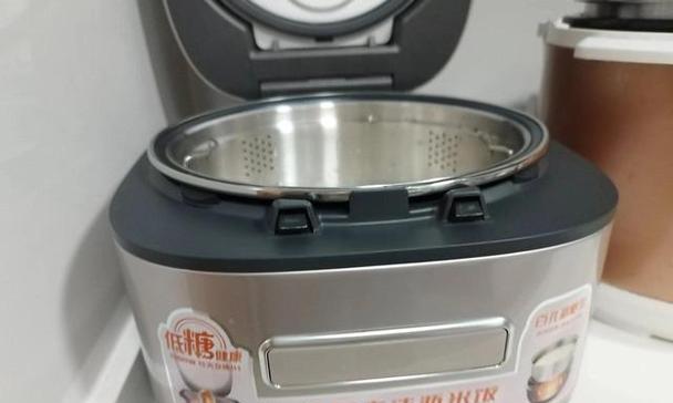 破壁机打汁漏水的解决方法（轻松应对破壁机打汁漏水问题）