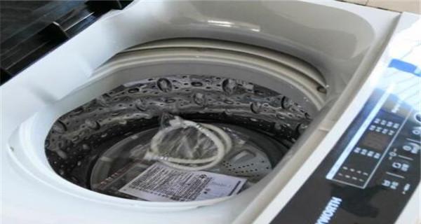 解决洗衣机漏水问题的实用方法（掌握这些方法）