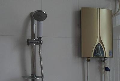 解决锋热水器显示故障R9的方法（了解R9故障原因及维修方法）