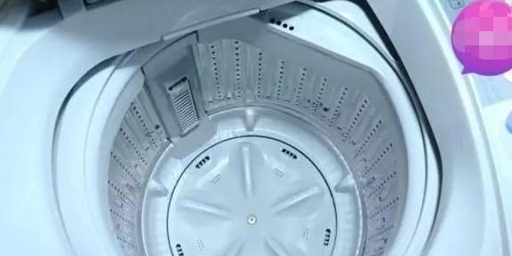 当身体卡在洗衣机里，应该如何应对（关键时刻如何解救身体卡在洗衣机里的尴尬境地）