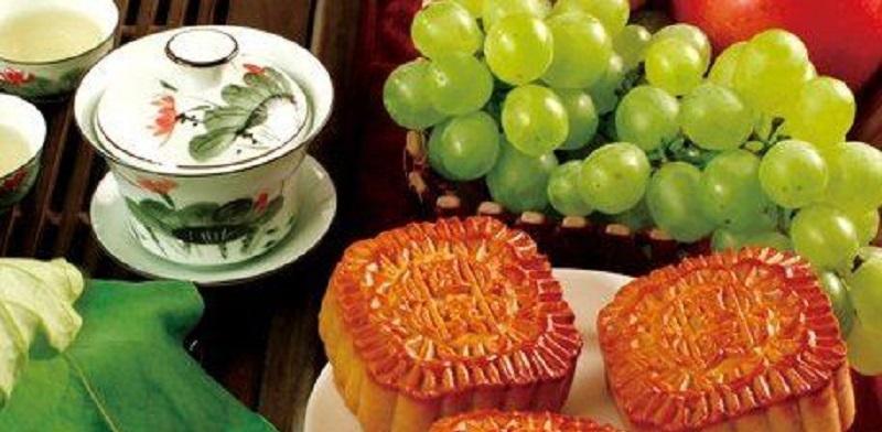 为什么中秋节要吃月饼的故事（探寻月饼文化的起源与意义）