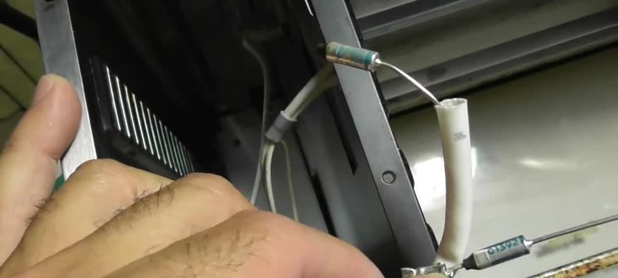 微波炉保险丝多次烧掉的原因及解决方法（保险丝烧断可能的原因分析与修复指南）