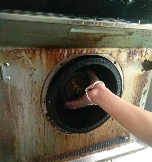 高效清洗油烟机的方法与技巧（让你的油烟机焕然一新的最佳方法）
