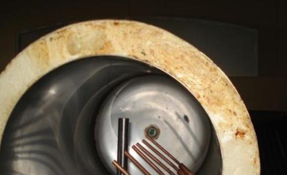 去除热水器内的水垢，保证热水器的高效运行（简单有效的方法）