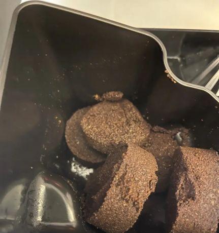 咖啡机废渣不整洁的原因及解决方法（探究咖啡机废渣不整洁的原因）