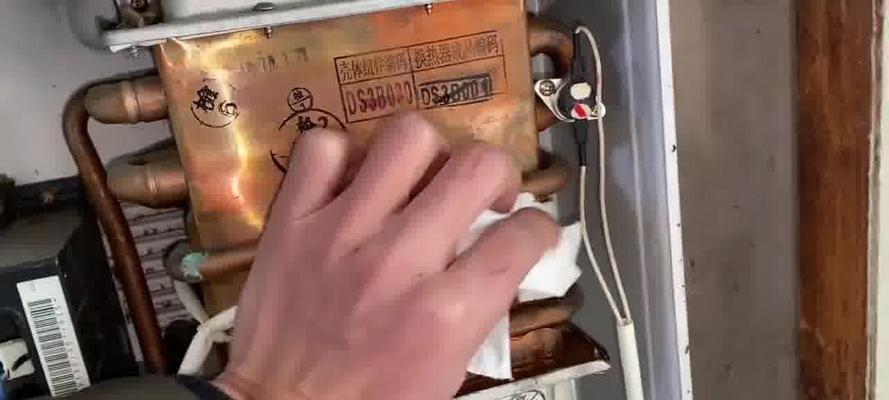阿里斯顿热水器显示故障如何维修？热水器故障维修方法是什么？