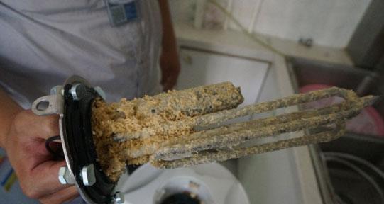 关键词：【aosmith热水器怎么清洗】
- A.O.史密斯热水器清洗方法是什么？清洗过程中需要注意哪些问题？