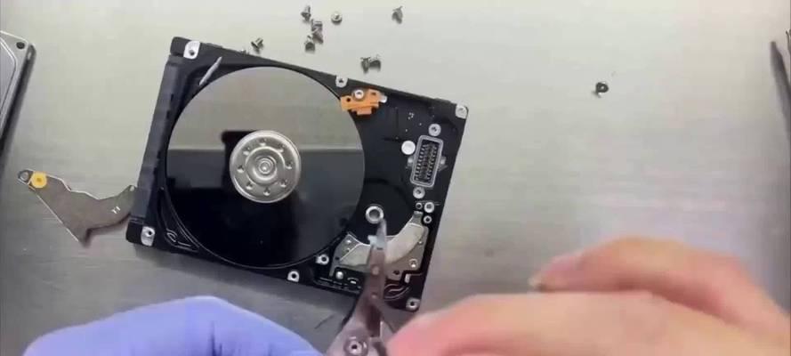 笔记本固态硬盘和机械硬盘的区别是什么？