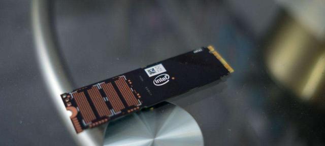 r53500x是否配备核显？性能如何？