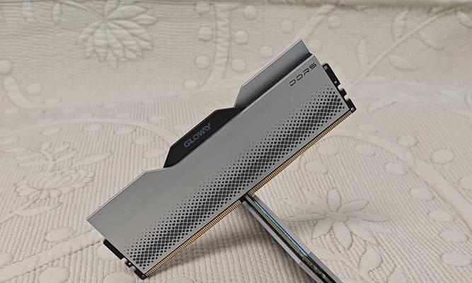 如何将DDR5内存超频至8000MHz以上？超频后性能提升明显吗？