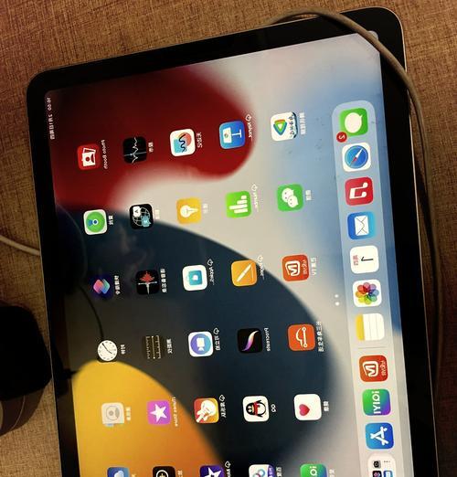 iPad充不进电只显示闪电怎么办？可能的原因和解决方法是什么？