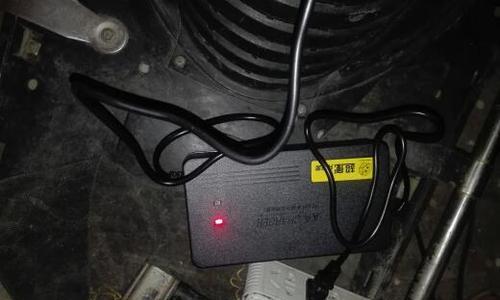 电瓶损坏导致充电器不工作的原因是什么？