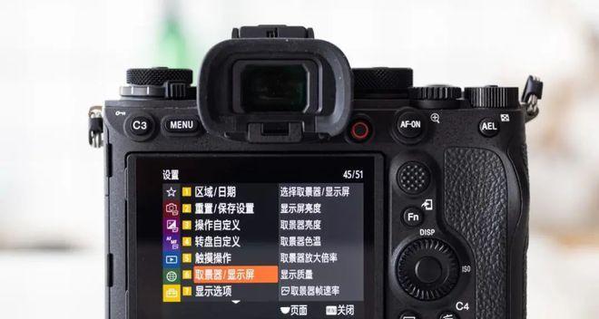 暗光环境下相机取景器噪点大怎么调整？最佳设置是什么？