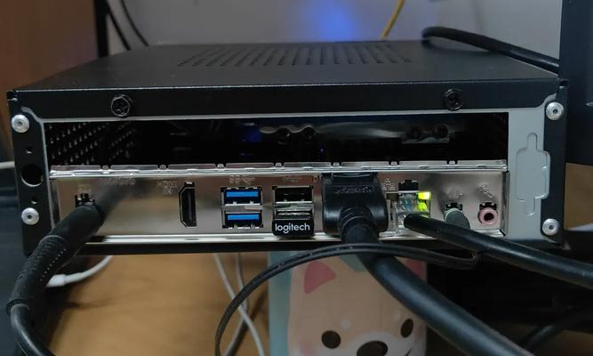 电脑主板声音小且有破音怎么解决？
