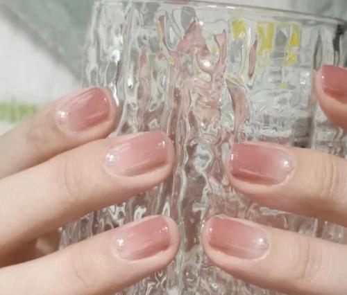 美甲照片如何用手机软件进行p图？