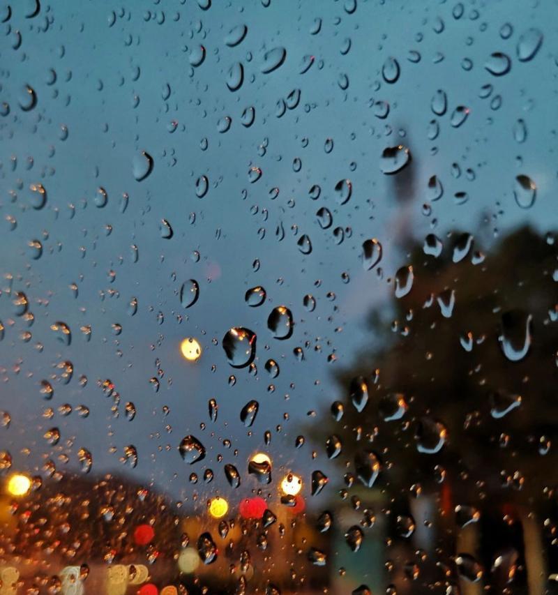 下雨天手机拍照亮度怎么调？如何拍出清晰照片？