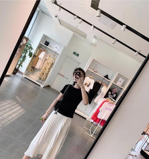 手机对着镜子拍照效果如何？