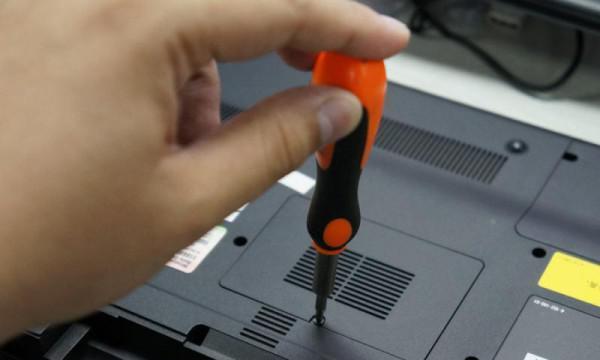 如何查看索尼笔记本电脑的内存？