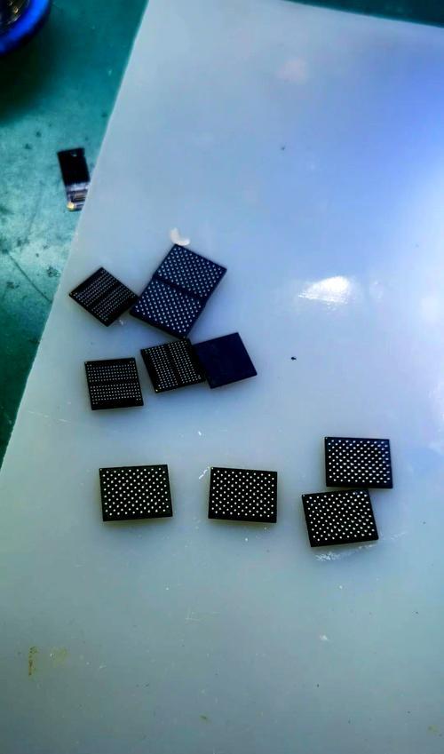 联想笔记本v6加硬盘怎么样？升级硬盘的利弊有哪些？