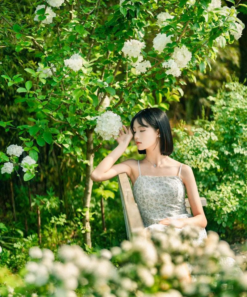 如何用苹果手机拍出花中人像？拍摄技巧和设置是什么？
